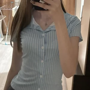 Women's Fashion Loose Cropped Poplin Shirt Vintage Long Sleeve Button-Up Blouse Chic Top with Pockets